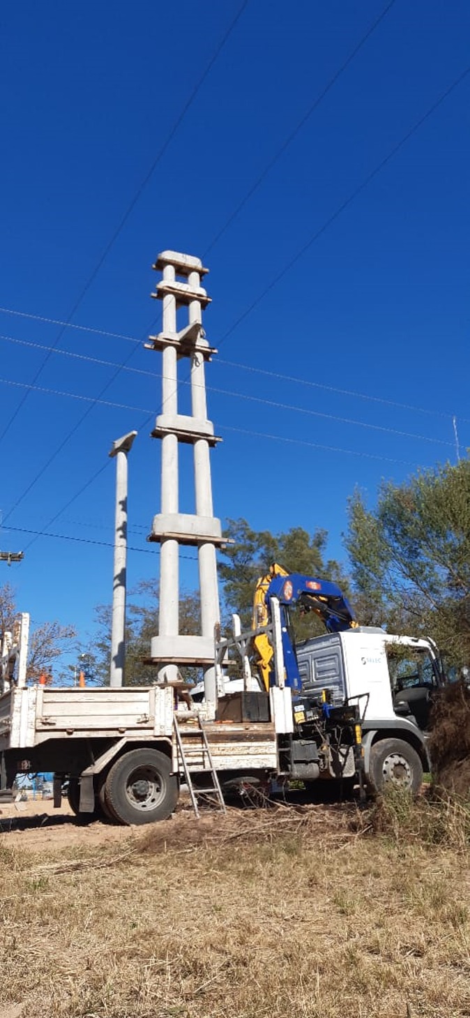 Flota de camiones e hidrogrúas SELEC